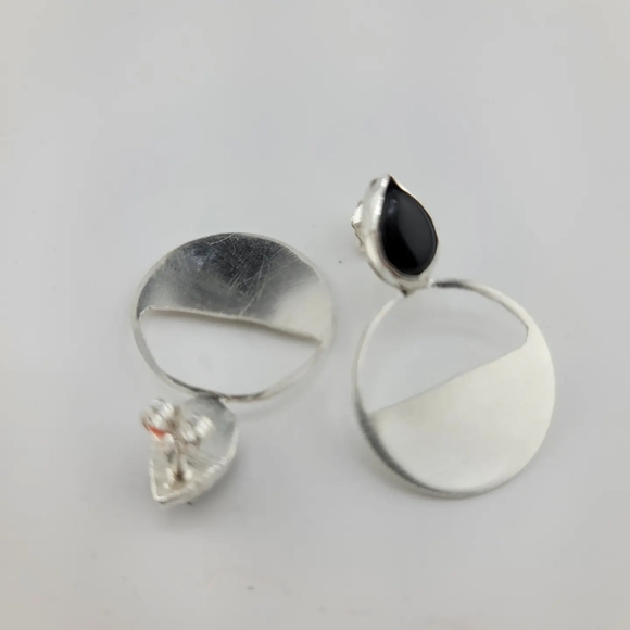 BLACK ONYX ROUND POST EARRINGS HANDMADE IN STERLING SILVER METAL - Picture 4 of 5